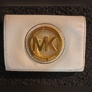 Michael Kors Cream Card Holder with Gold Emblem